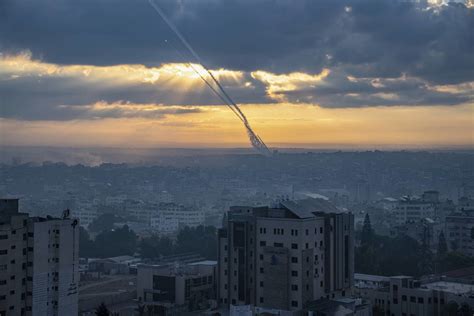 Hamas’a bağlı Kassam Tugayları, Tel Aviv’e füze saldırısı düzenledi